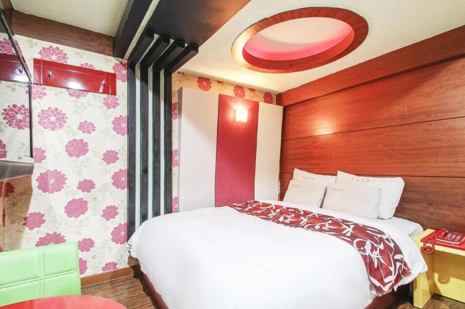Couple Motel Сеул Экстерьер фото