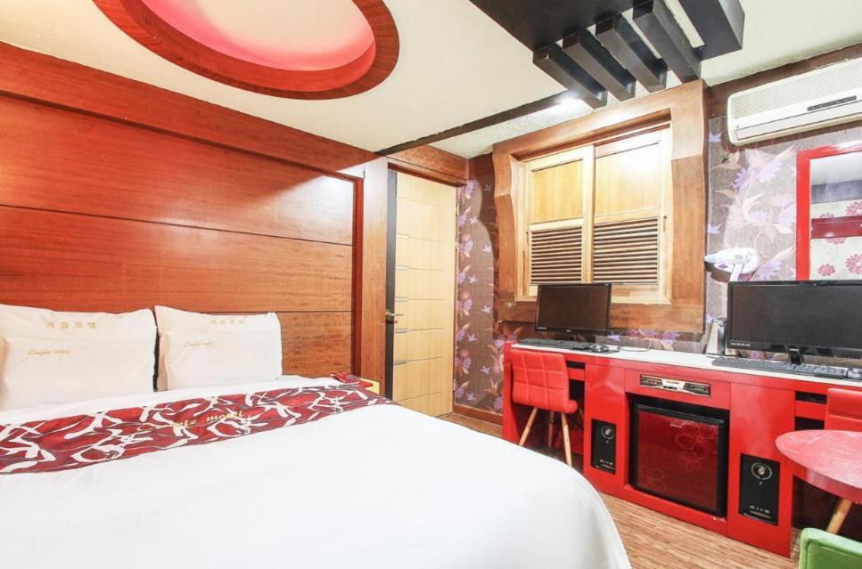Couple Motel Сеул Экстерьер фото