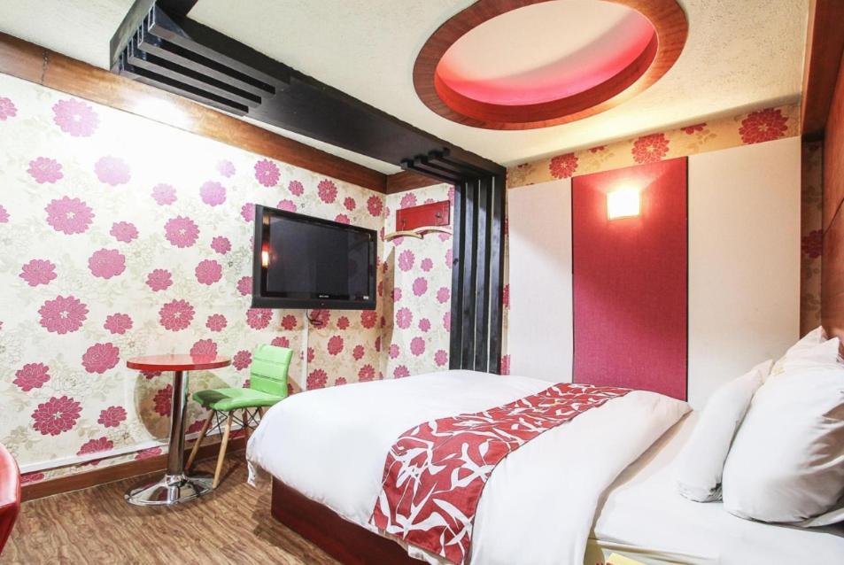 Couple Motel Сеул Экстерьер фото